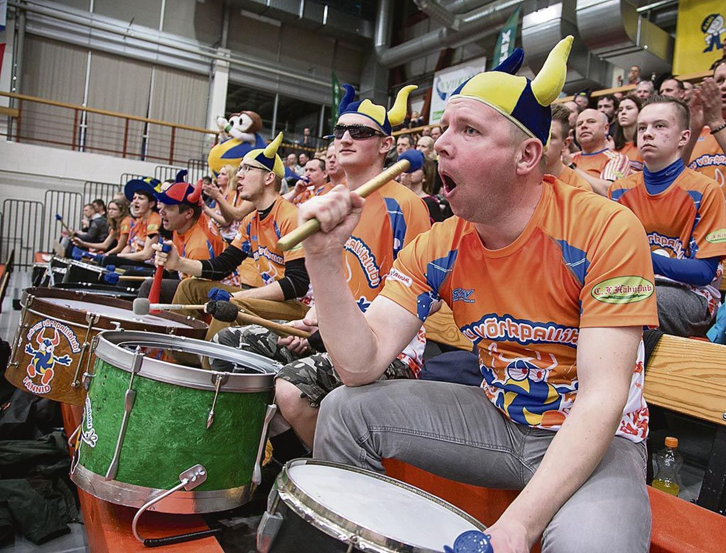 Pärnu võrkpalliklubi fännidel on taas aeg trummid põrisema panna.