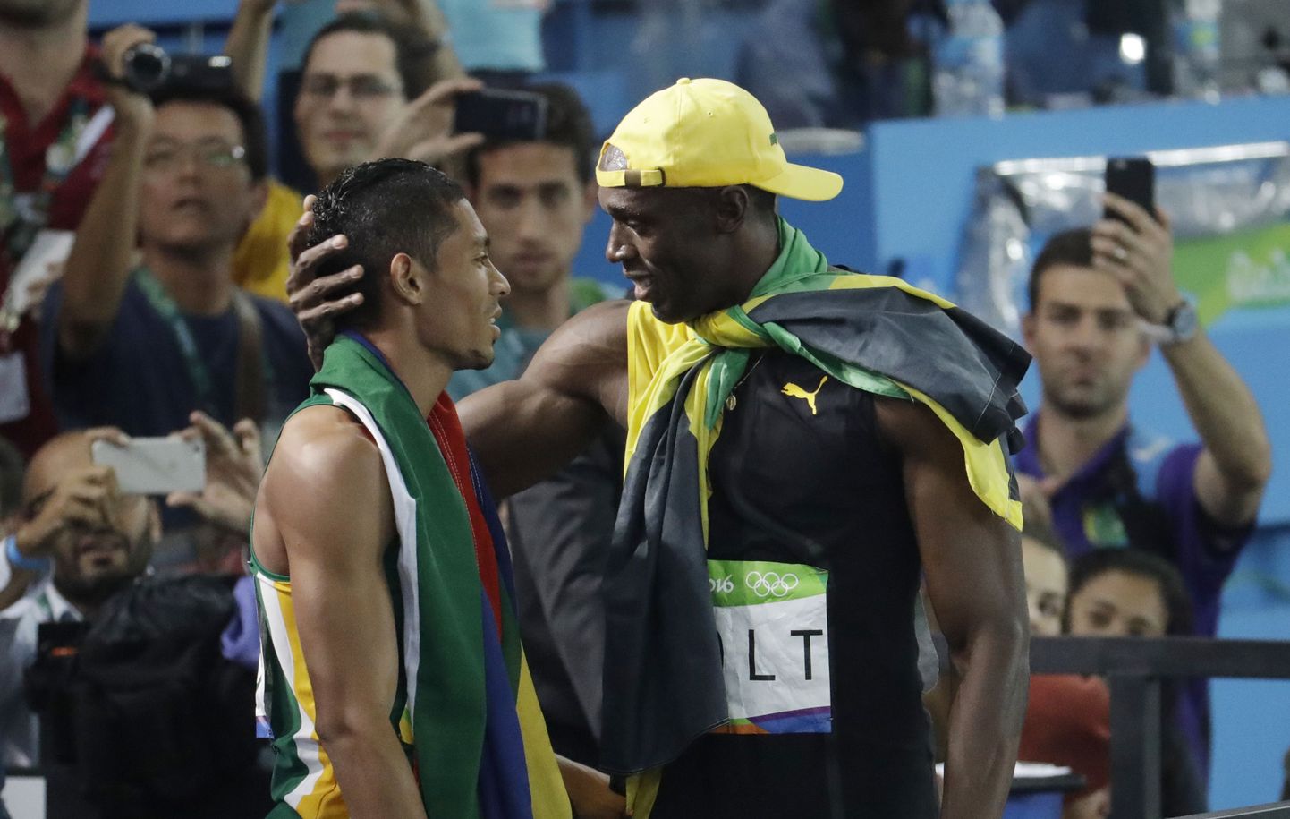 Usain Bolt (paremal) ja Wayde Van Niekerk
