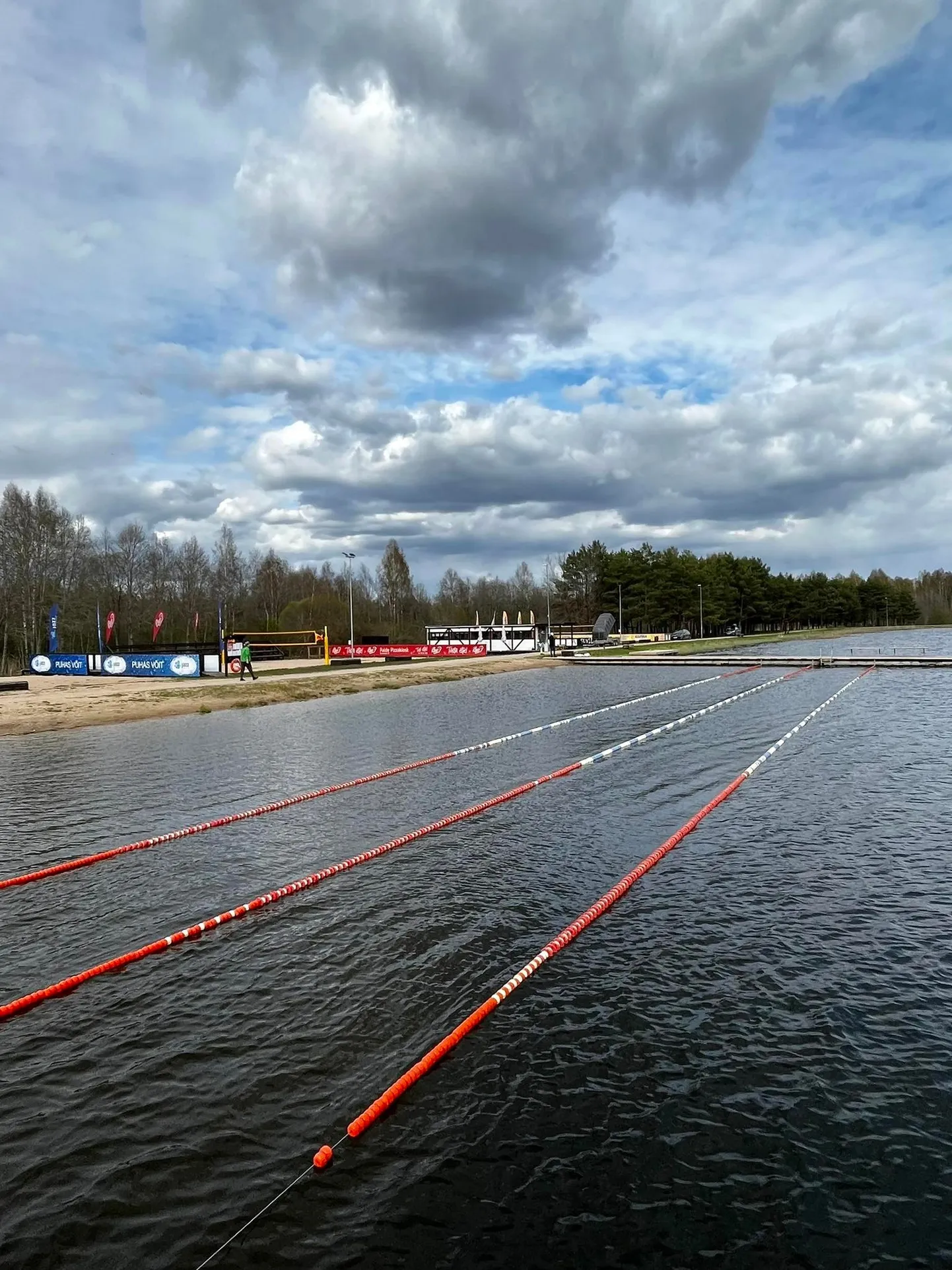 Kaasava eelarve kavandi raames sai Paide tehisjärve rannaala veel grillimisala ja sildade vahele ujumisrajad.