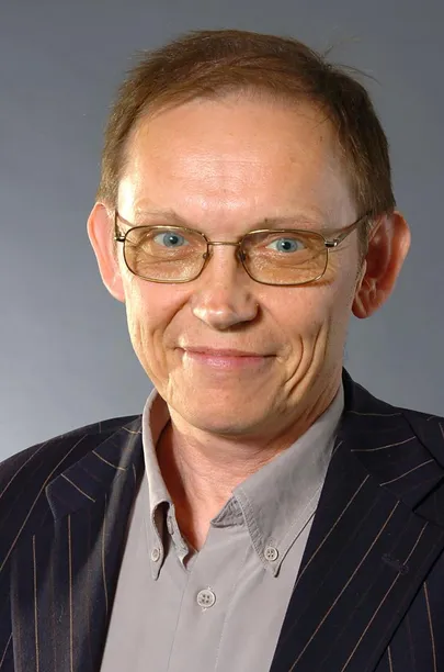 Dr Valentin Sander.