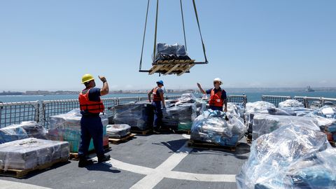 USA rannavalve sai mitme operatsiooniga kätte 13 tonni kokaiini