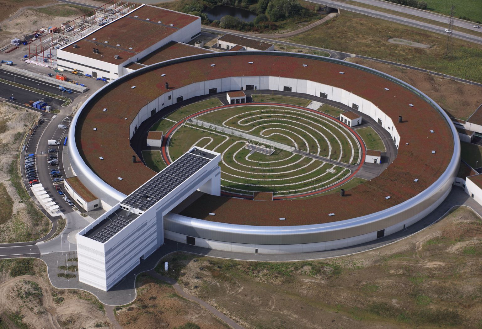 MAX IV sünkrotron Lõuna-Rootsis Lundis asuvas teaduspargis on üks maailma kaasaegsemaid teadustaristuid.