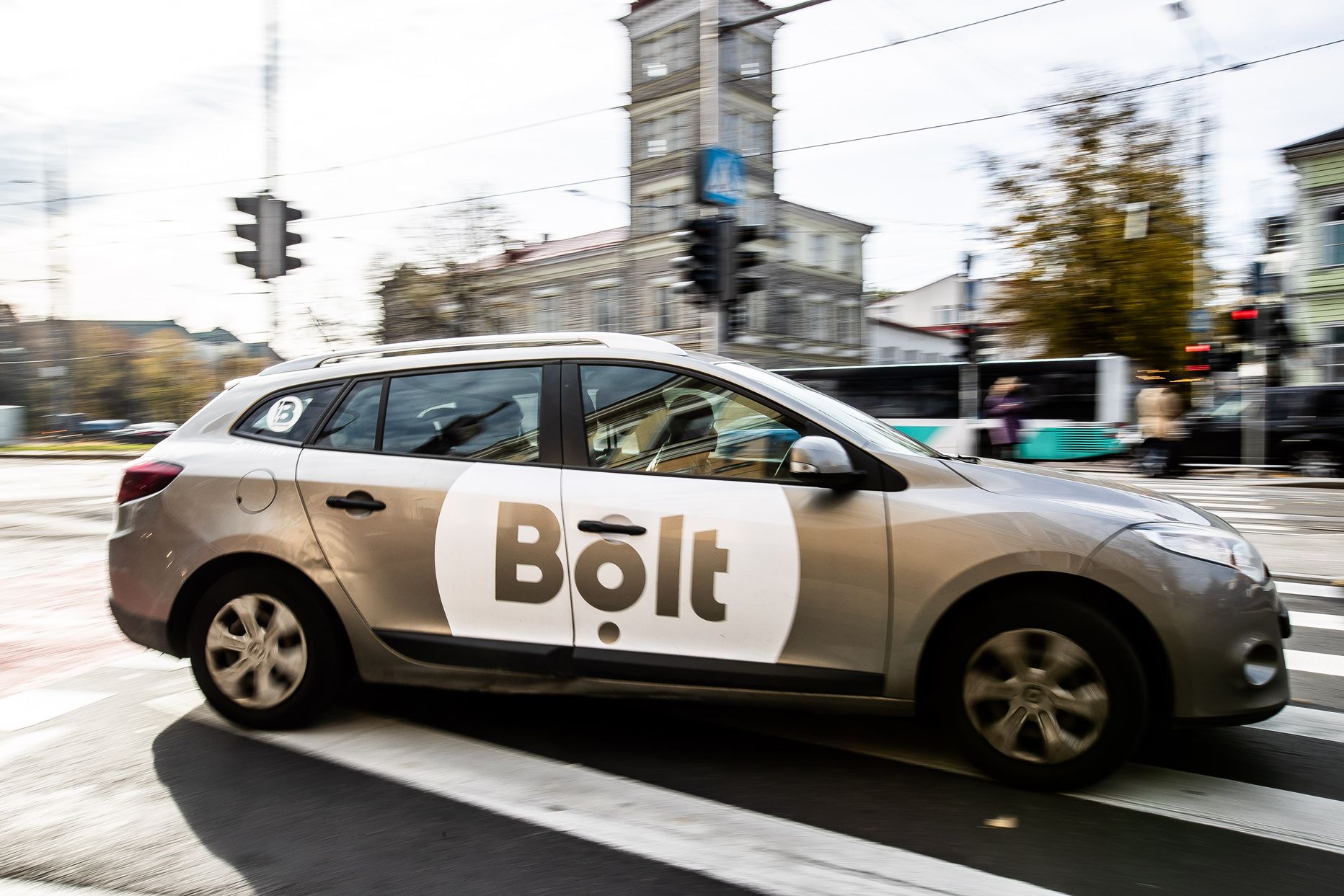 Такси Bolt в Таллинне. Снимок иллюстративный.