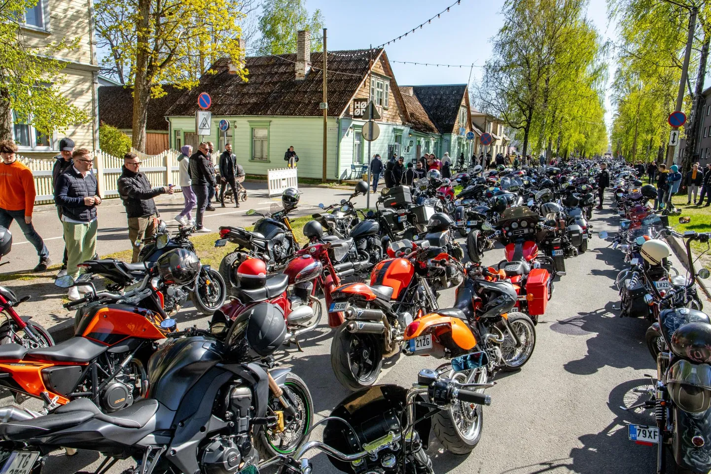 Möödunud motohooaja avamine. Tänavu kogunetakse Ranna puiesteel.