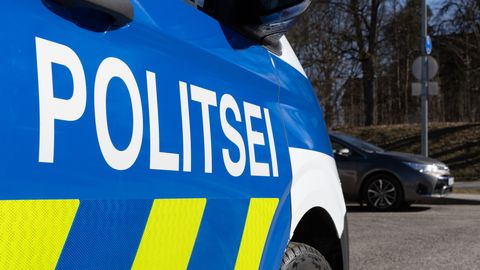 POLITSEI ⟩ Narvas ründas mees oma ema ja ema kägistas tütart