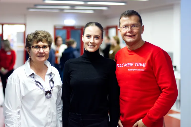 Saatejuhtide keskel, kaitseväe õhuväe õde Kristi Nurk.