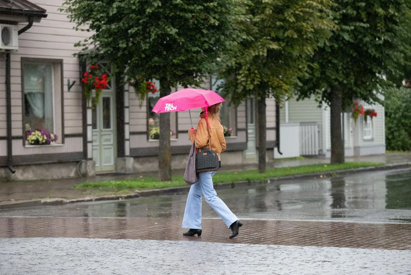 Vihmavari tasub homme käepärast hoida.