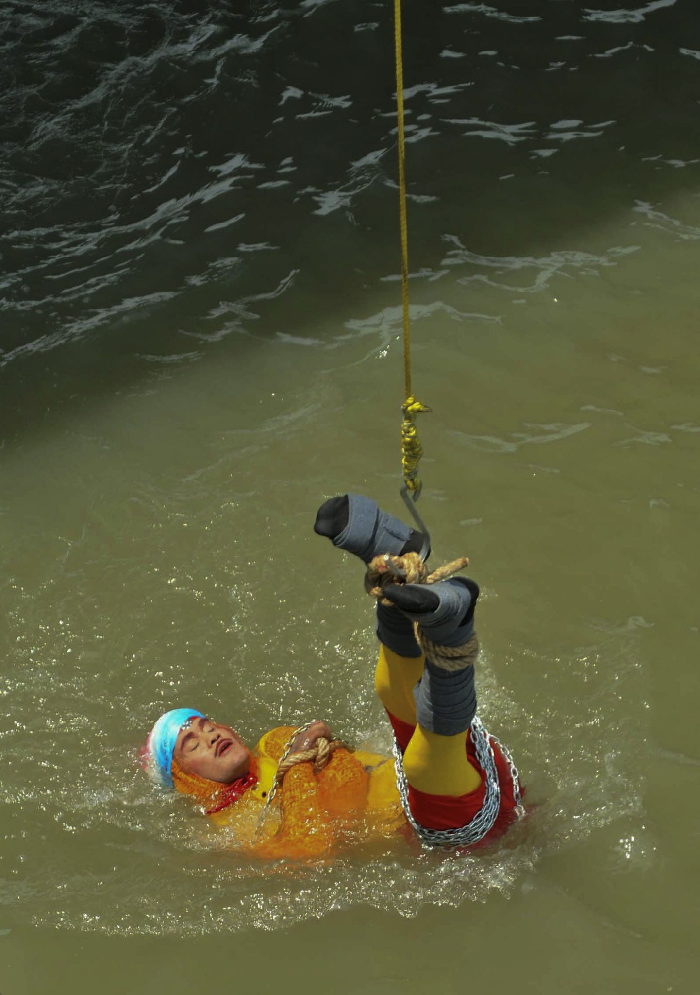 India trikimeistri Chanchal Lahiri jõkke laskmine 16. juunil