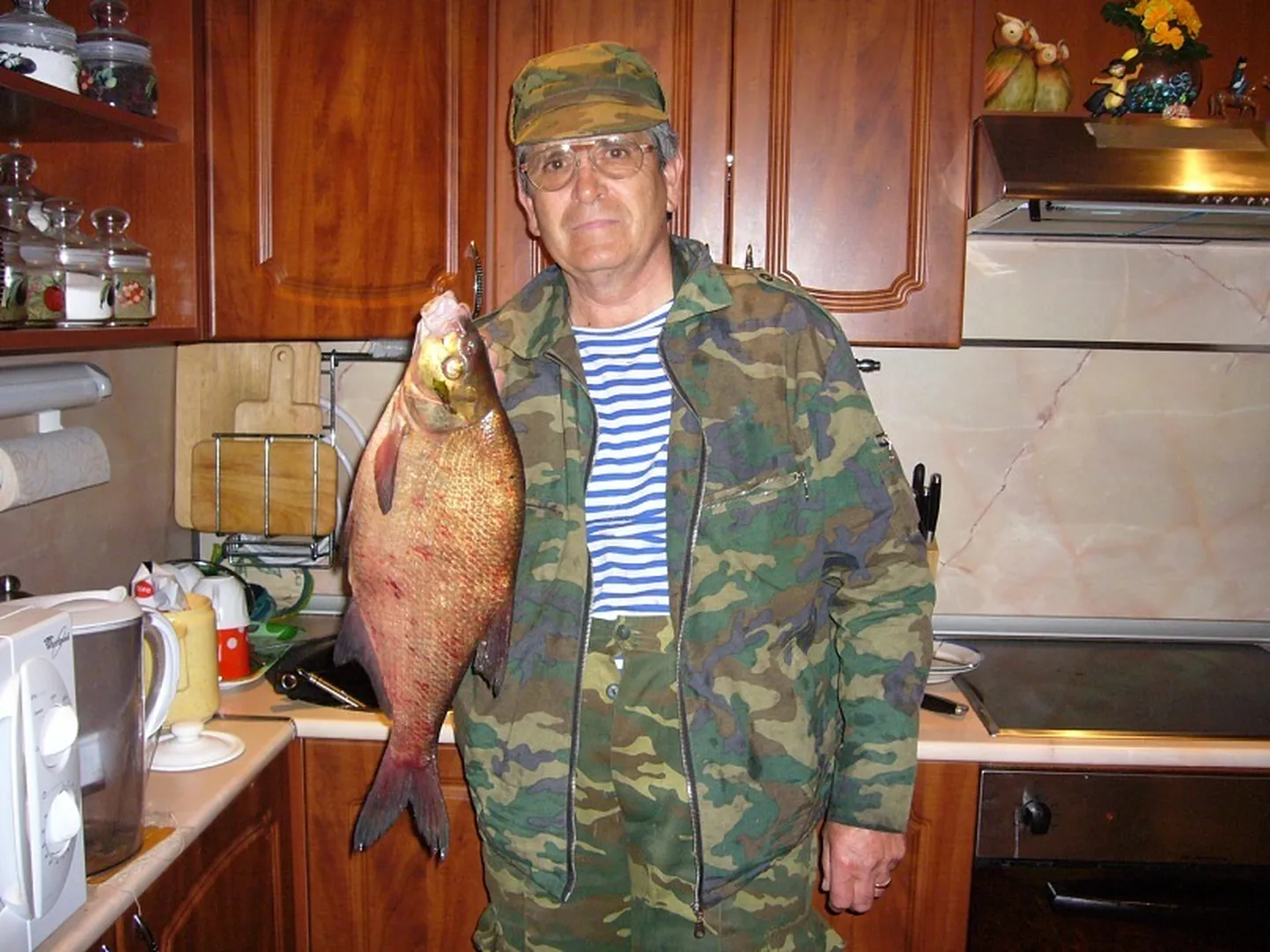 Nikolai Zahharov ütleb, et pole 77aastasena oma vaateid muutnud ja usub, et vasakpoolsed võtavad maailmas võimu.