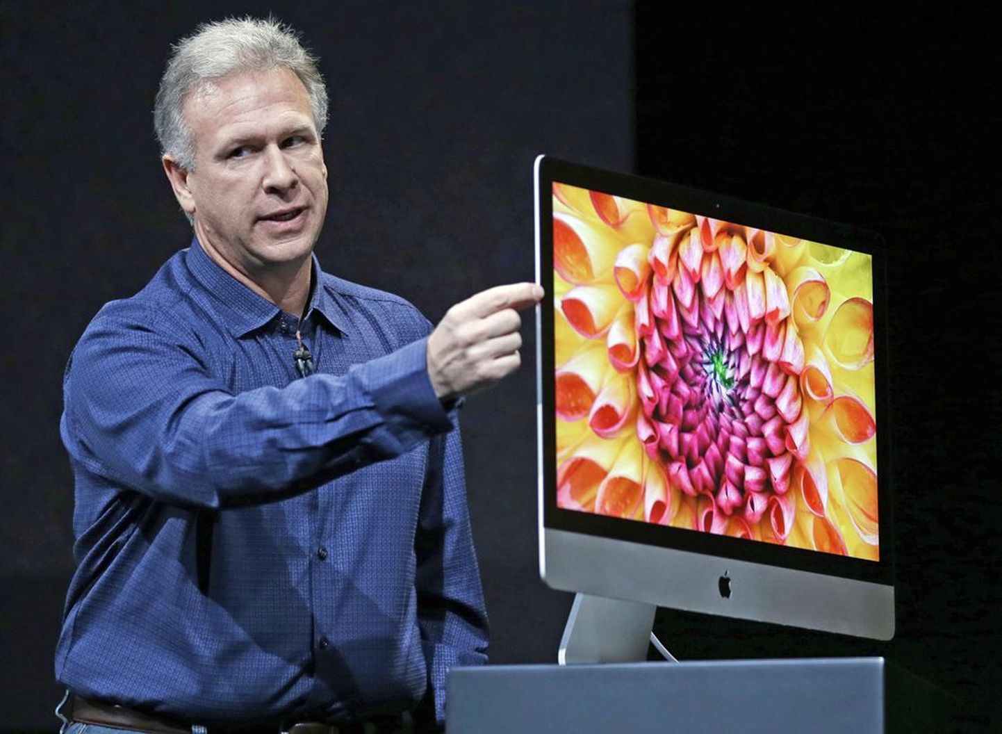 Apple’i asepresident Phil Schiller tutvustamas uut iMaci, mille kätte toimetamisega oli firmal probleeme.
