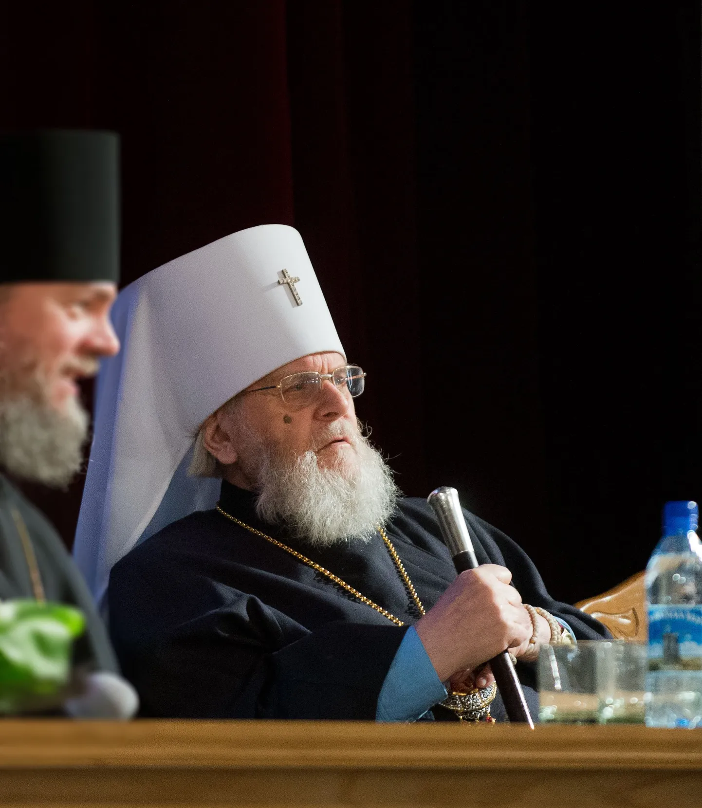 8lk1 Moskva Patriarhaadi Eesti Õigeusu Kiriku Tallinna ja kogu Eesti metropoliit Kornelius 2014. aasta juunis, päev enne oma 90. sünnipäeva Tallinnas vene kultuurikeskuses.