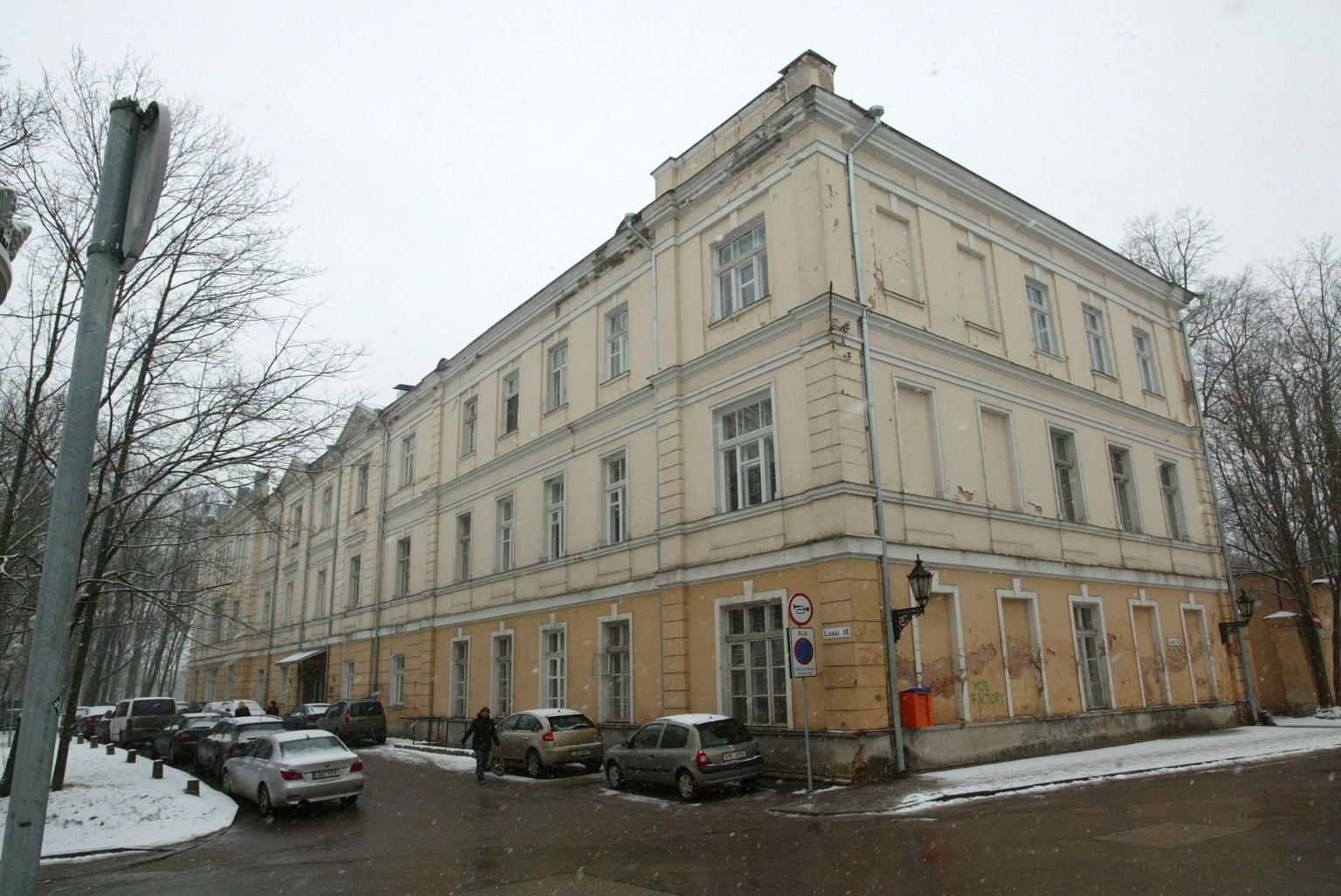 Tartu vana naistekliinik Toomemäel, kuhu Tartu Ülikooli sotsiaalteaduskond tahab kolida esimesel võimalusel. Vana maja jääb dekaani sõnul üle.