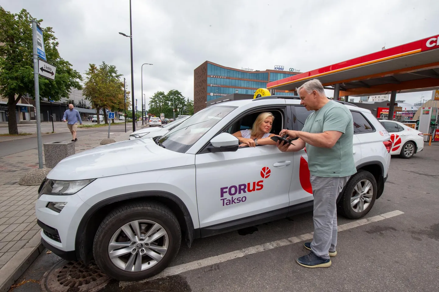 Osaühingu GoTaksopark juhatuse liige Kuno Koger ütles, et augustiks saavad kõik endised Tartu Taksopargi autod sellise väljanägemise, nagu on Foruse taksojuhi Reet Paasi masinal.