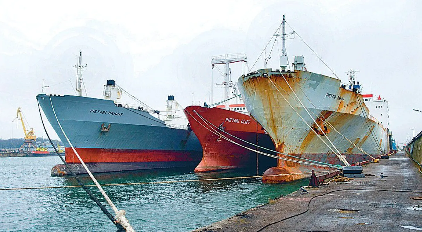 Kolm arestitud laeva seisavad Vene-Balti sadamas ning ei ole teada, millal nad sealt liikuma pääsevad.