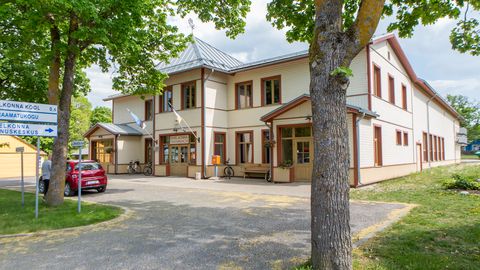 Kihelkonna rahvamaja laguneb