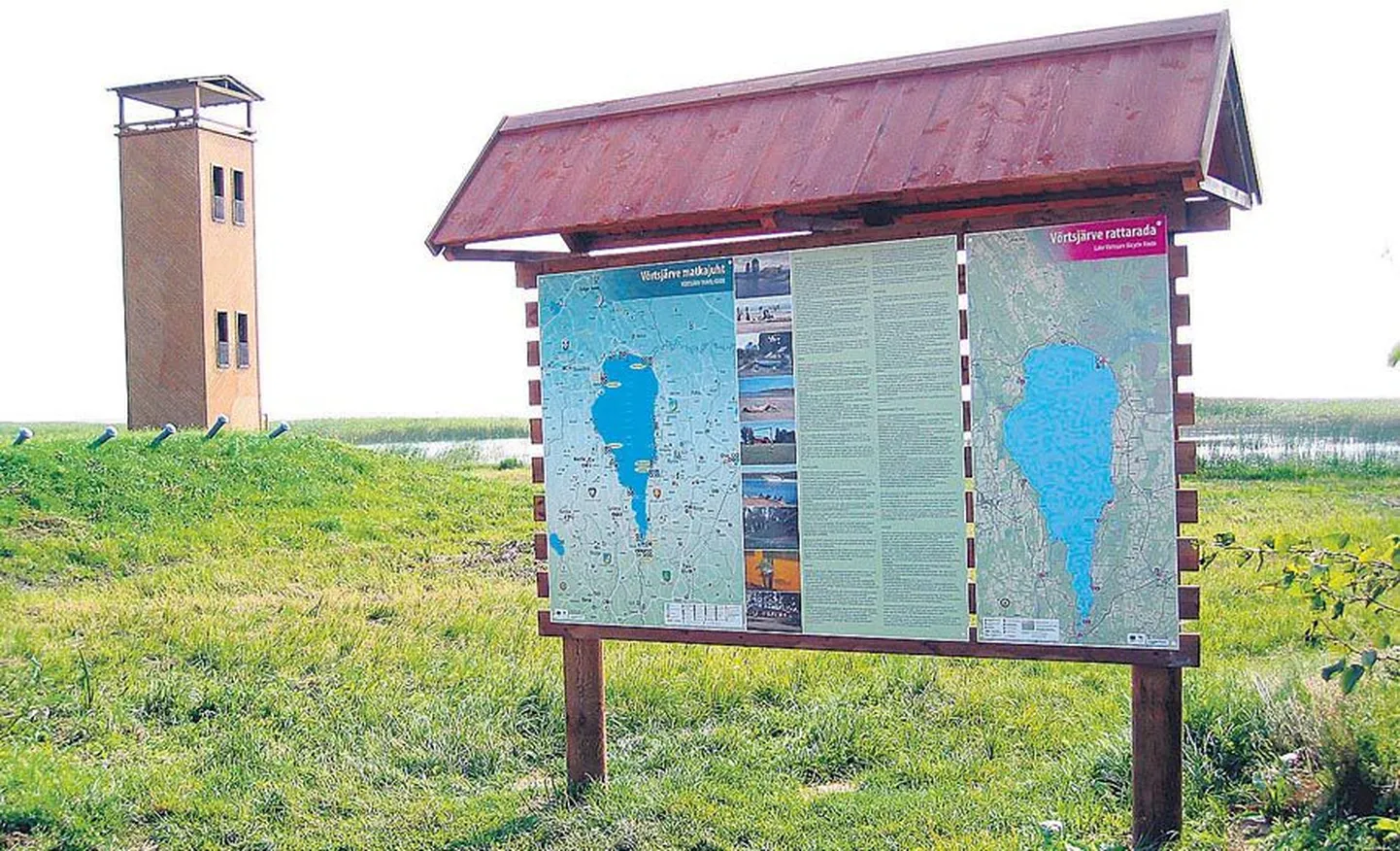 Võrtsjärve väravates saavad matkajad uurida Ain Tavita kujundatud rattaraja kaarti ning põhjalikuma infoga teabetahvleid. See pilt on tehtud Jõesuus.