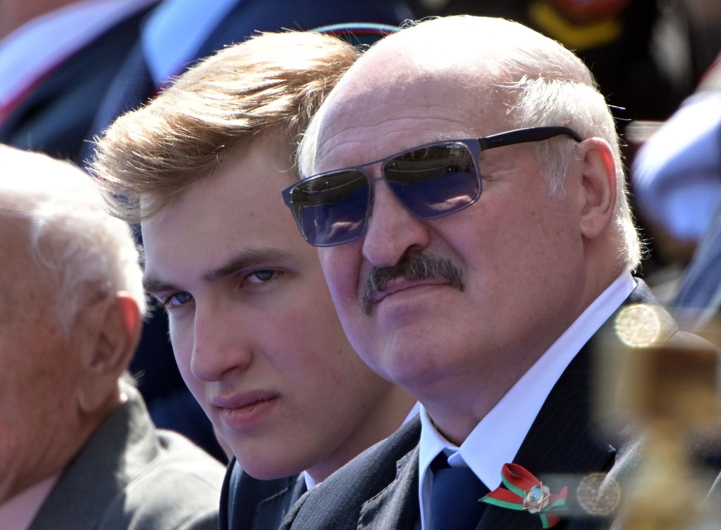 Lukašenko ar savu 15 gadus veco dēlu