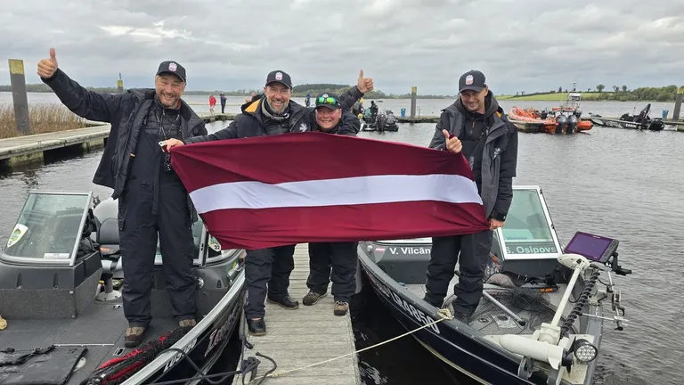 Latvijas komanda iegūst otro vietu Pasaules čempionātā spiningošanā no laivas