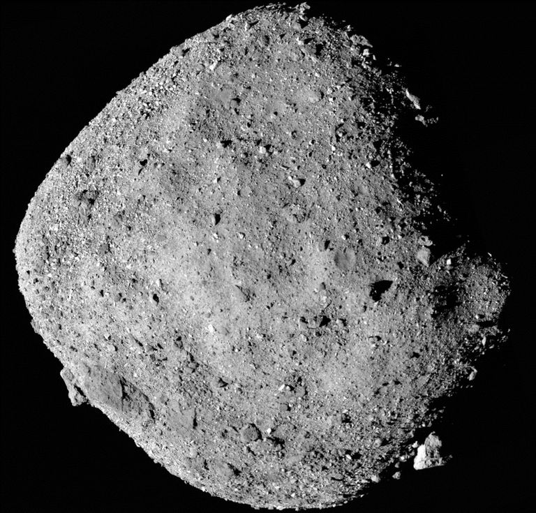 NASA sondi Osiris-Rexi foto asteroid Bennust, mille ta tegi 24 kilomeetri kauguselt