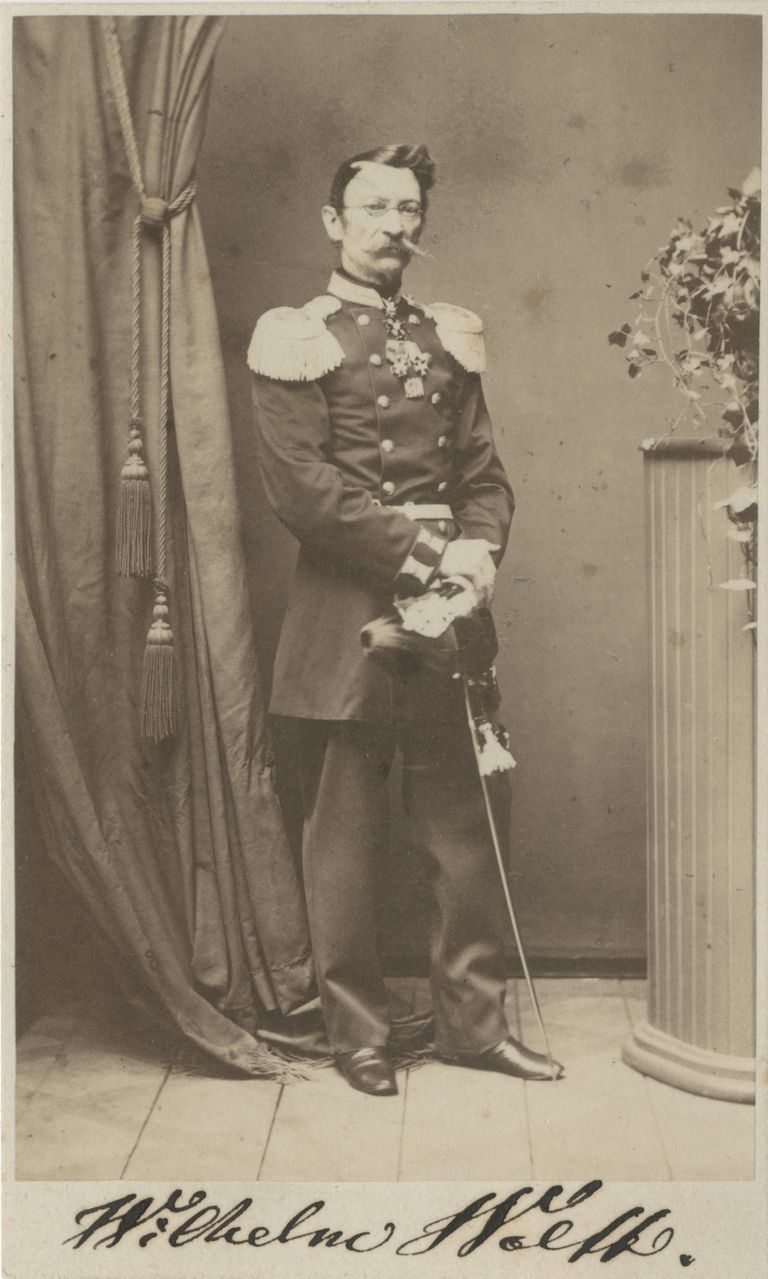 Polkovnik Martin Jannaust ülesvõtteid säilinud ei ole, kuid foto Tallinna politseiülem Wilhelm Wolffist annab ehk aimu, kui kõrge ametimehega tegemist oli.