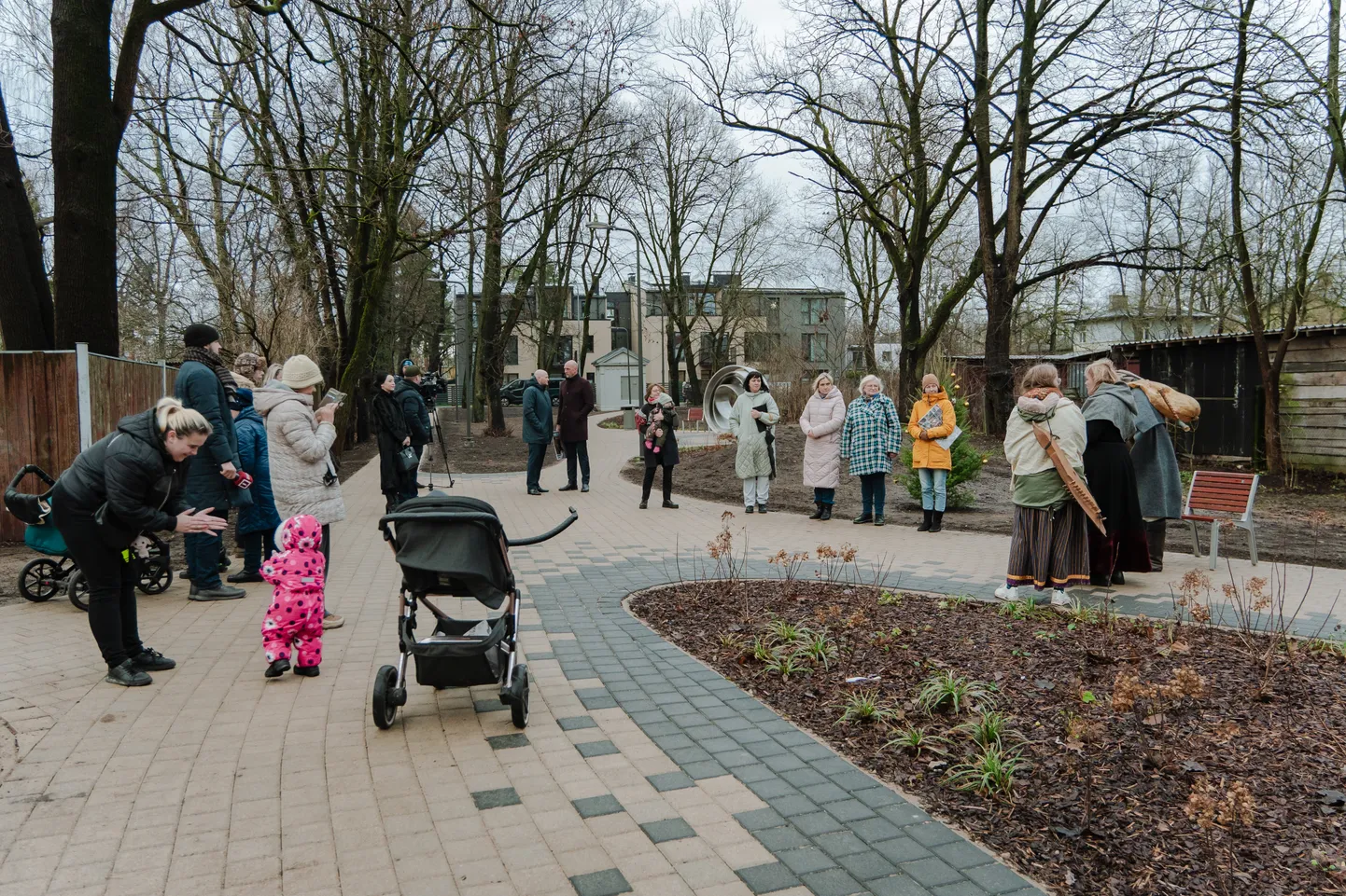 Rīgā atklāts jaunizveidotais Čiekurkalna skvērs