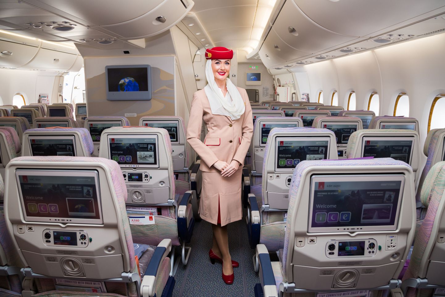 Стюардесса в авиакомпании Emirates