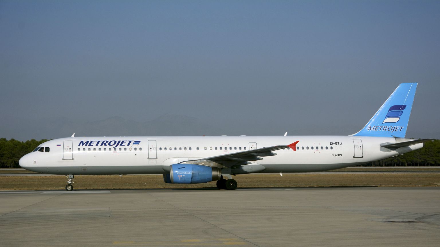 Самолет Airbus A321 компании Metrojet.