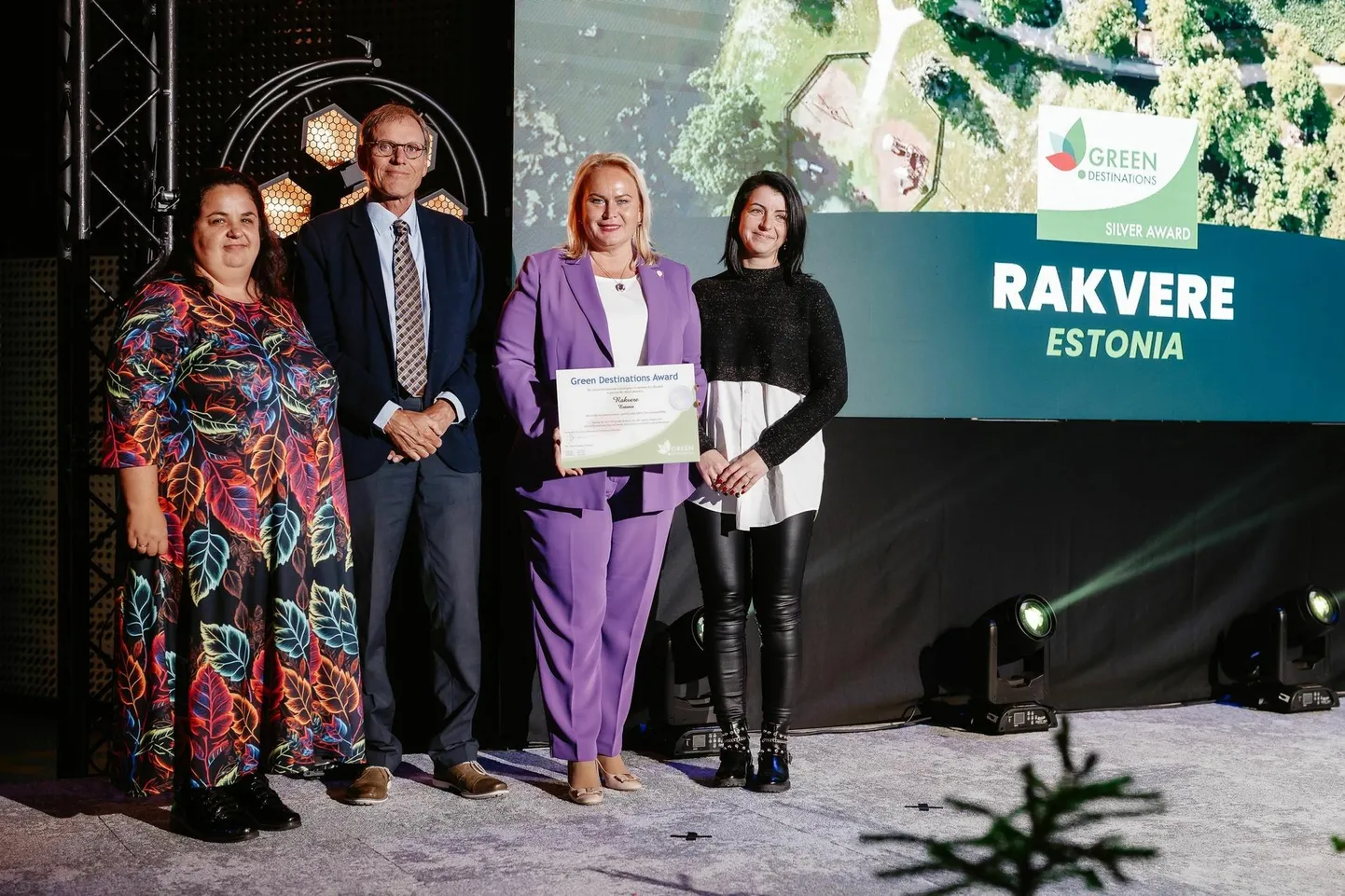 Rakvere linna esindajatele anti Tallinnas üle rahvusvaheline rohesihtkoha tunnustus.