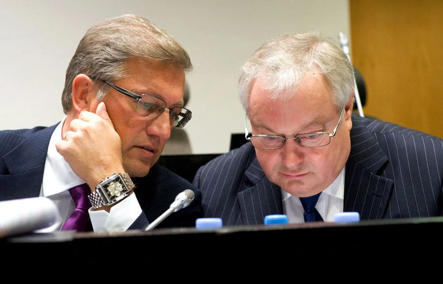 Vandeadvokaat Aivar Pilv (vasakul)ja endine minister Villu Reiljan.