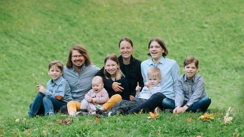 Hillar Petersen ⟩ Kuue lapse isa nägemus: kuidas sündimusega taastetasemele jõuda