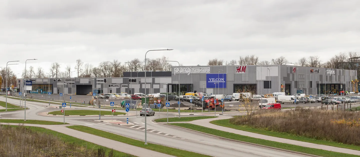 Novembri lõpus uksed avanud Pargi keskusele on Jõhvi vallavalitsus väljastanud vaid osakasutusloa, mis kehtib järgmise aasta aprilli lõpuni.