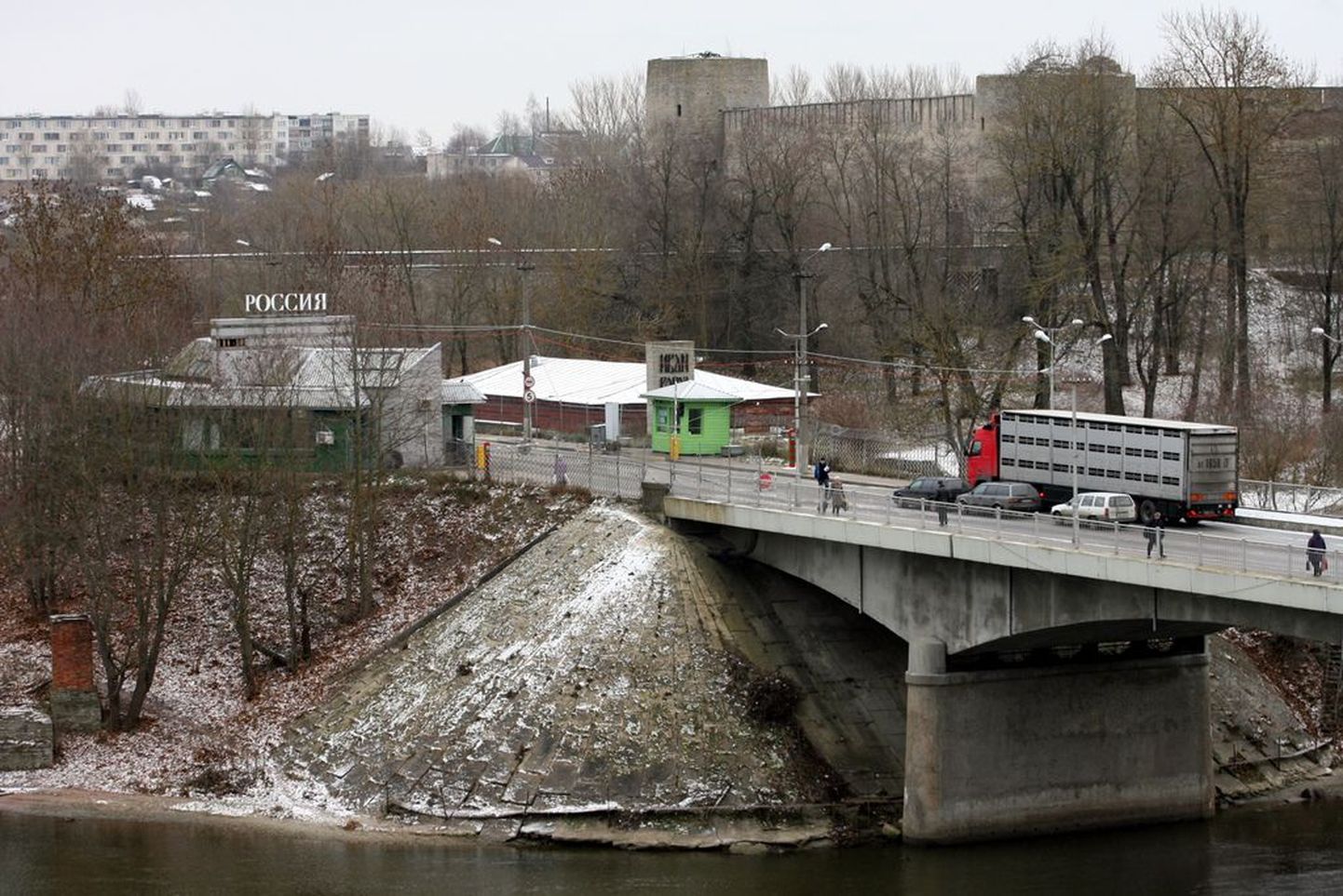 Eestit ja Venemaad ühendav sild Narvas..
