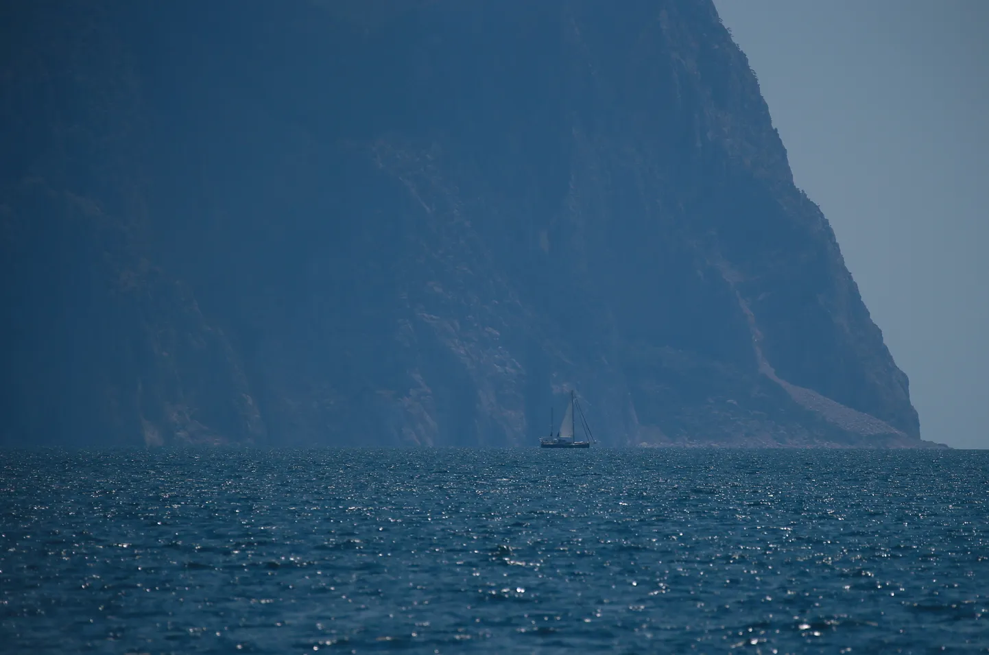 Море