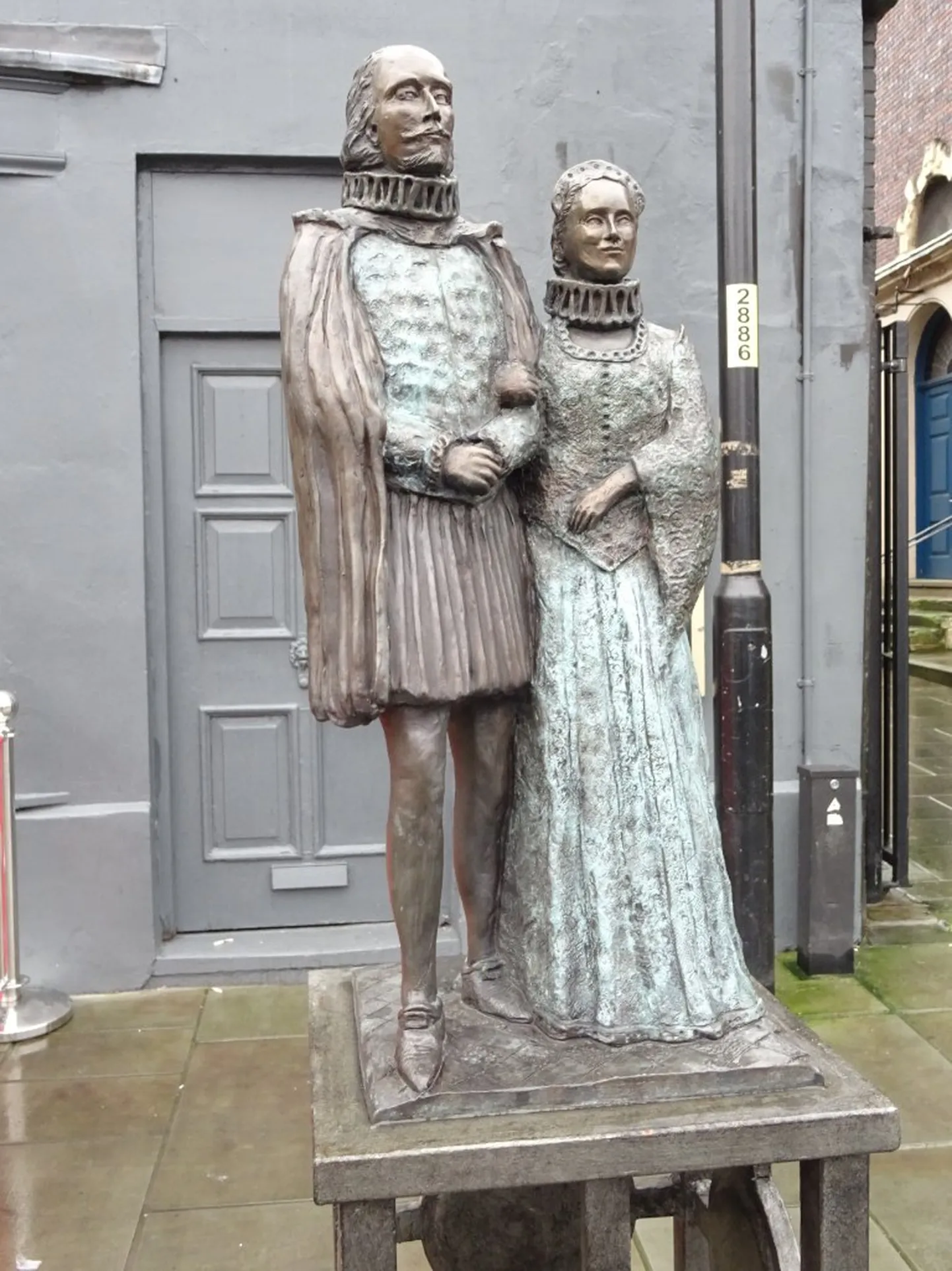 Shakespeare'i ja Hathaway kuju.