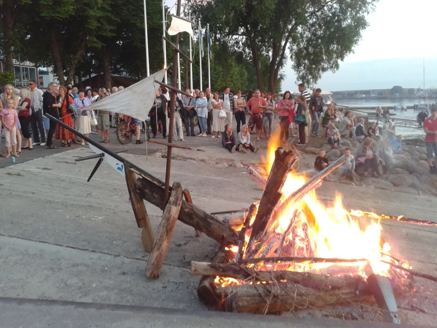 Jaaniõhtu Pärnu jahtklubis.