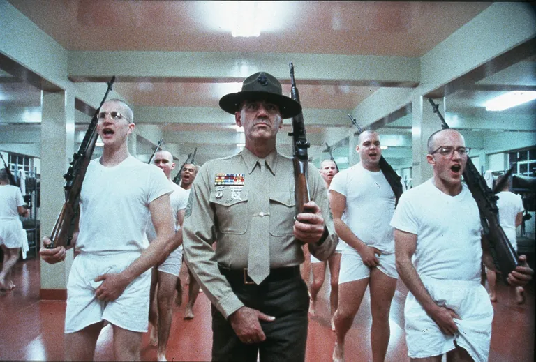 Kaader filmist «Full Metal Jacket». Keskel Ronald Lee Ermey
