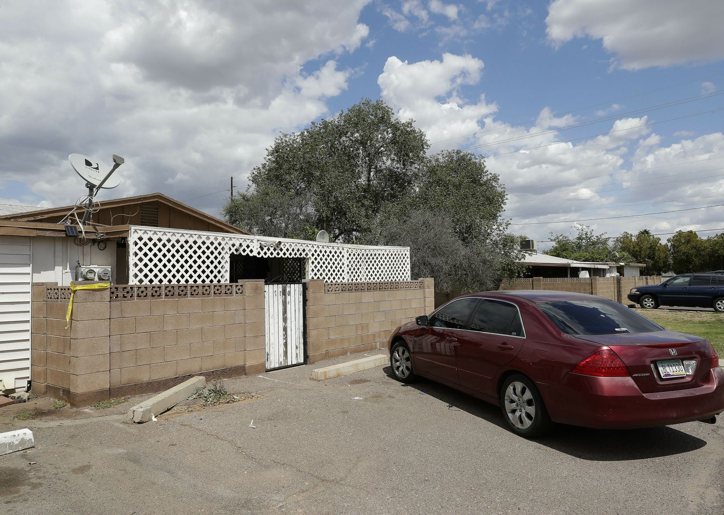 Phoenixis asuv maja, kus politsei avastas naise ja kahe lapse surnukehad.
