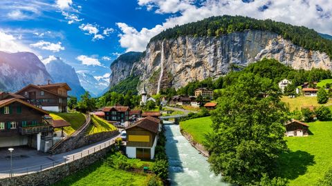 Maaliline Šveitsi küla tõmbab turismile pidurit: nad ei too siia mingit lisaväärtust!