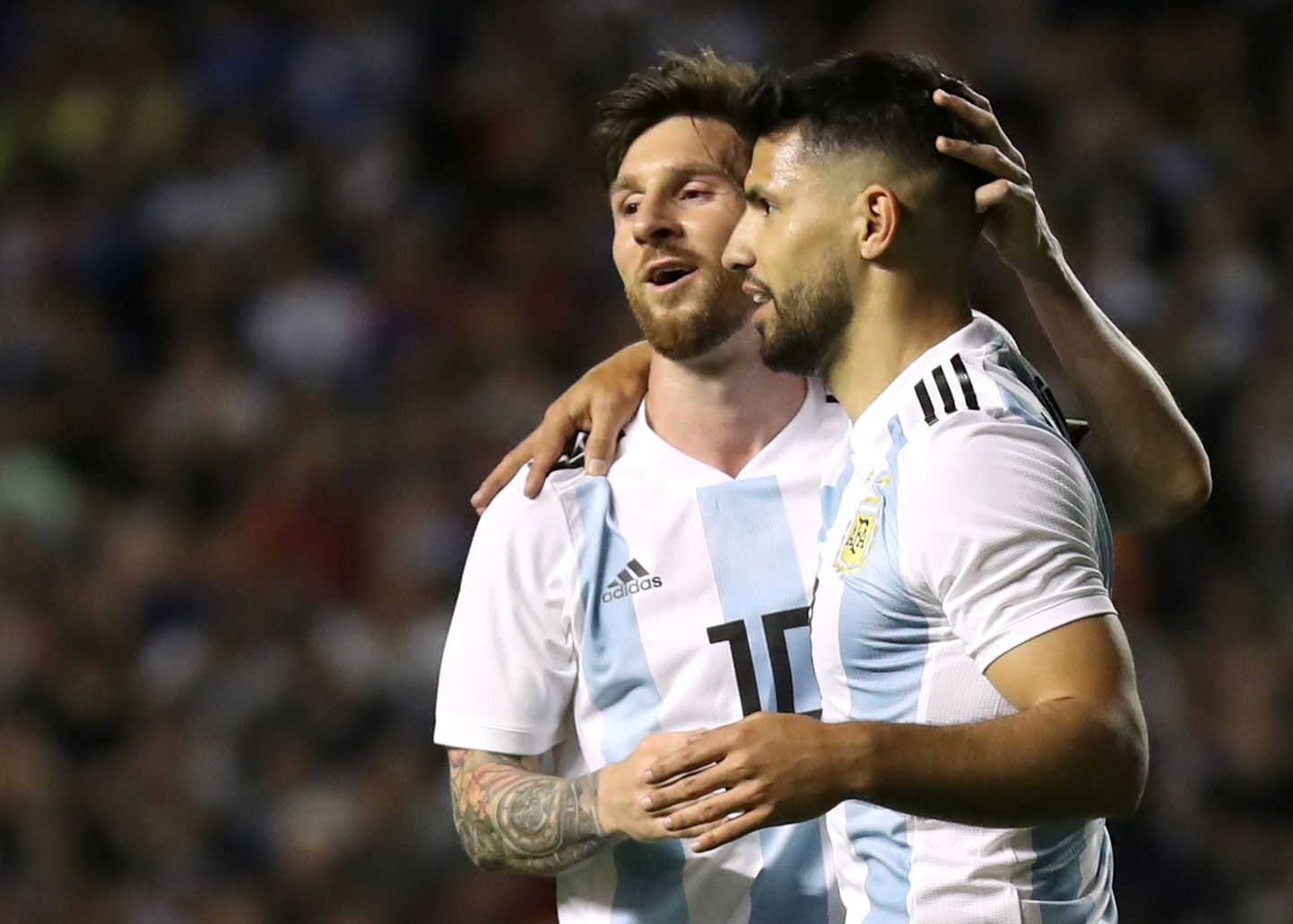 Lionel Messi (vasakul) ja Sergio Agüero mängivad koos Argentina koondises.