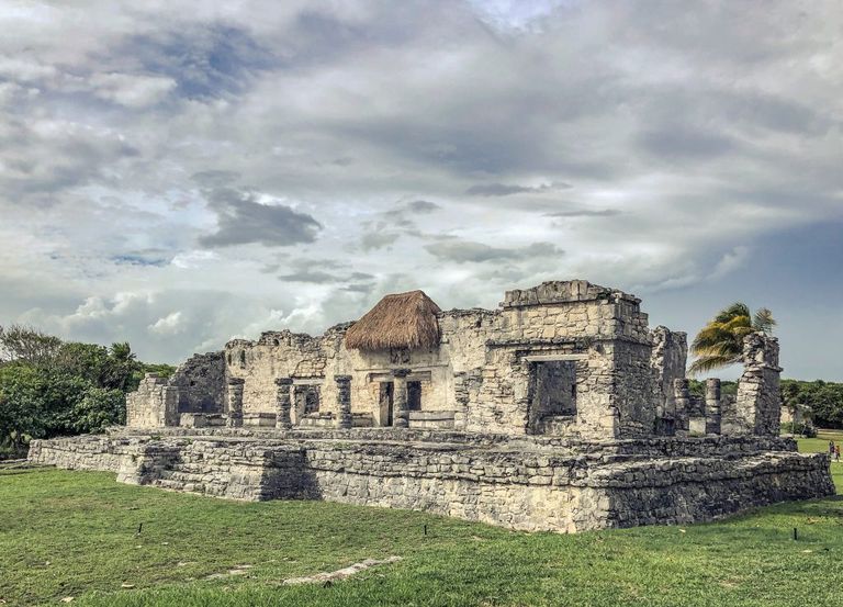 Maiade linna varemed