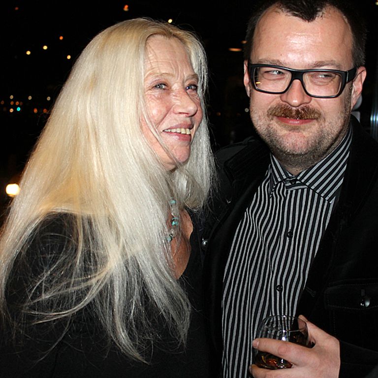 Scenogrāfs un mākslinieks Mārtiņš Vilkārsis un viena no viņa mūzām, Valmieras drāmas teātra aktrise Dace Eversa 