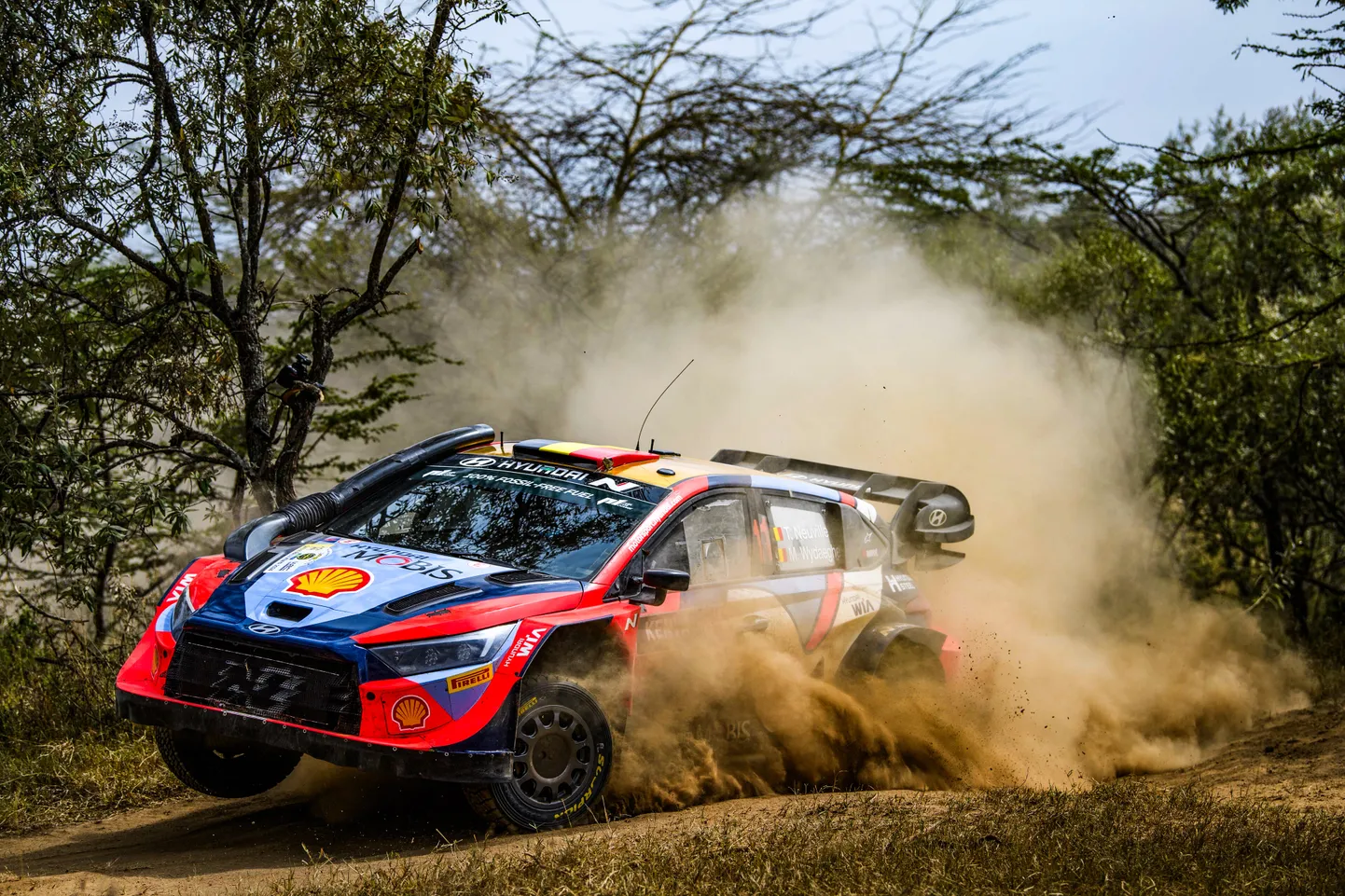 Hyundai kasutab sel Keenia rallil eelmise aasta autot.