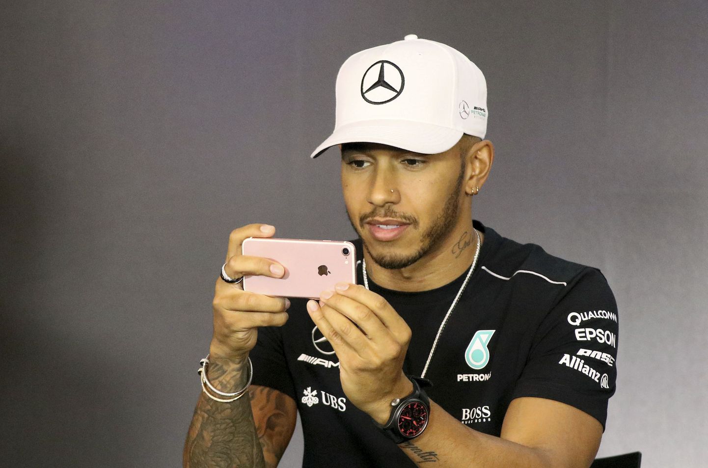 Lewis Hamilton on Snapchati andunud kasutaja
