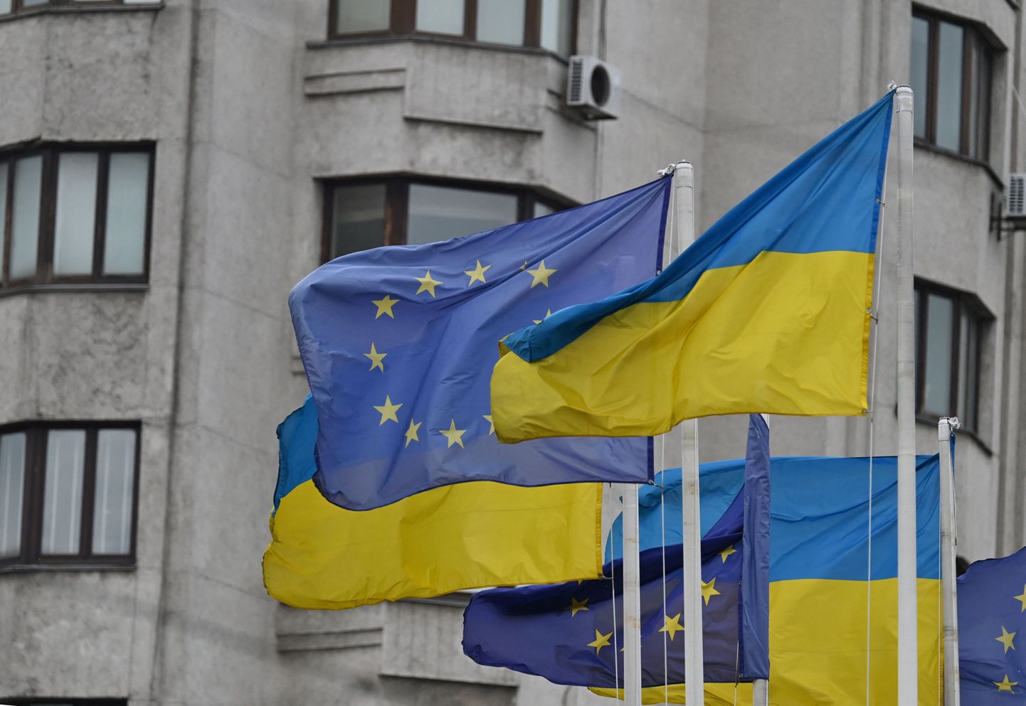 Ukraina ja Euroopa Liidu lipud Kiievis.