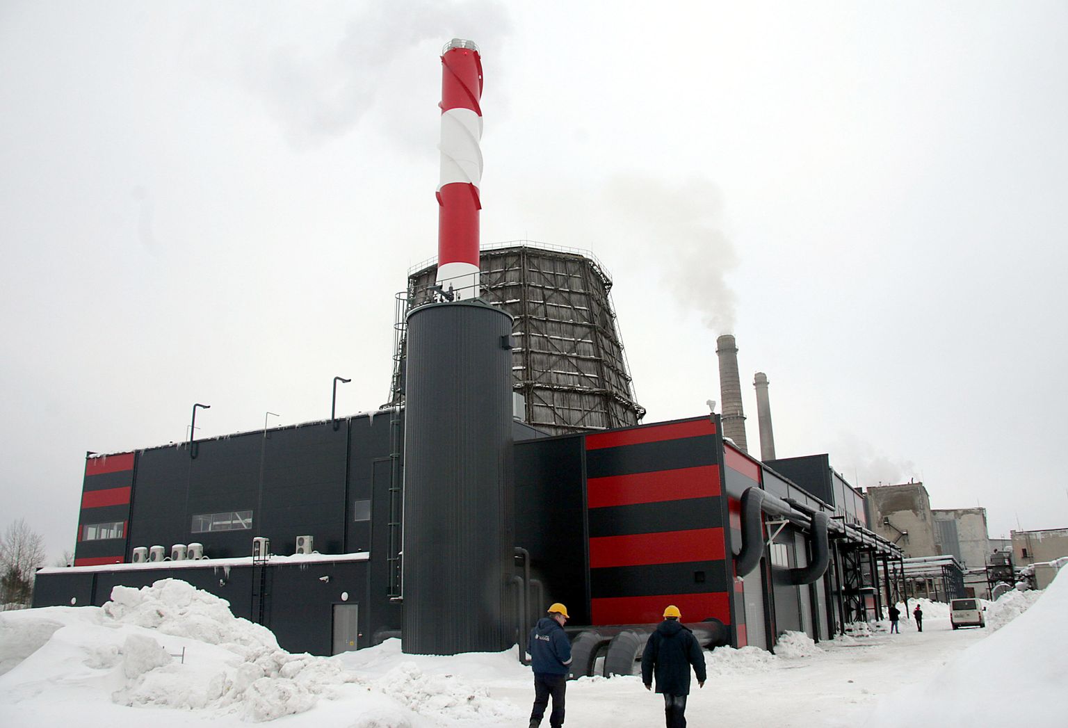 Lisaks torudele, mida mööda jõuab tarbijateni soojus, läks tehinguga Grenile üle 11 aastat tagasi Ahtmes valminud gaasikatlamaja, mis läheb käiku vaid tippkoormuse või VKG Energia jaamade remondi ajal.