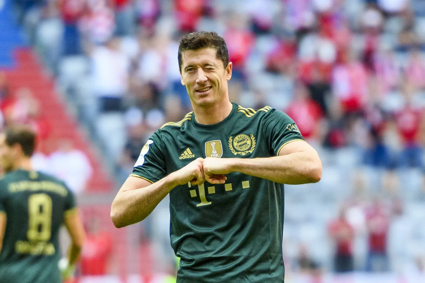 Robert Lewandowski tähistamas Bochumi vastu löödud väravat.