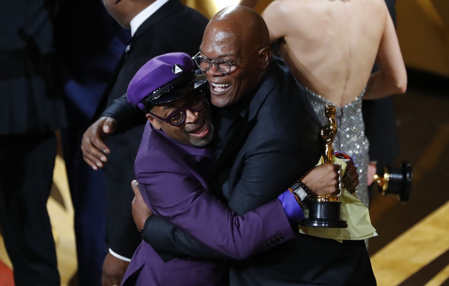 Võidujoovastuses Spike Lee embamas Oscari kätte andnud Samuel L. Jacksonit