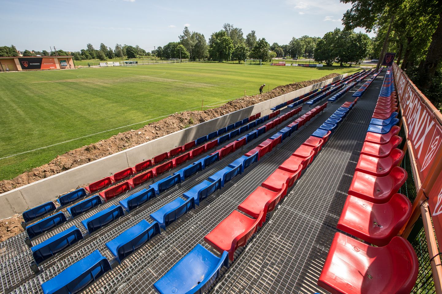Футбольный холл в Йыхви должен появиться рядом с железнодорожным полотном, по соседству с футбольным полем.