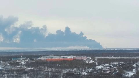 После атаки дронов в России загорелось еще одно крупное нефтехранилище