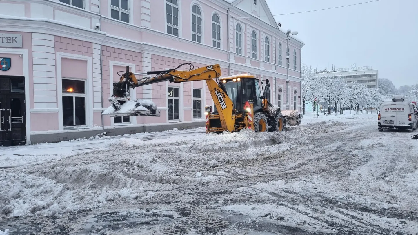 Tänase seisuga on linnas kokku kogutud 7400 kuupmeetrit lund.